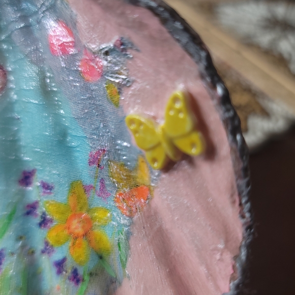 Decorative Pink Shell with Rabbit and Flowers - Picture 2 of 7